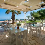 Fyrogenis Palace מלון דירות אמבלאס