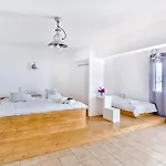 מלון דירות Fyrogenis Palace 4*