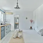 מלון דירות Fyrogenis Palace אמבלאס